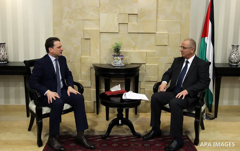 Palestinian Prime Minister Rami Hamdallah Meets with the Commissioner General of UNRWA Pierre Kimball in the West Bank city of Ramallah on April 17, 2017. Photo by Prime Minister Office