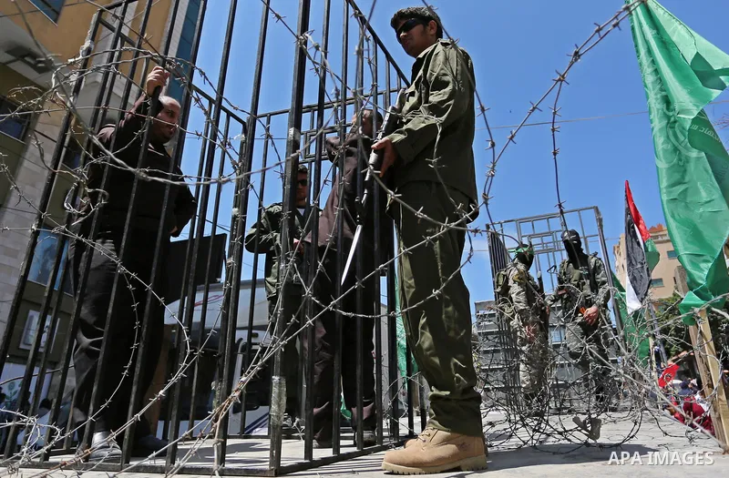 Protesters take part in a rally in support of Palestinian prisoners on hunger strike in Israeli jails marking Palestinian Prisoner Day, in Gaza City April 17, 2017. Hundreds of Palestinians in Israeli jails launched a hu...