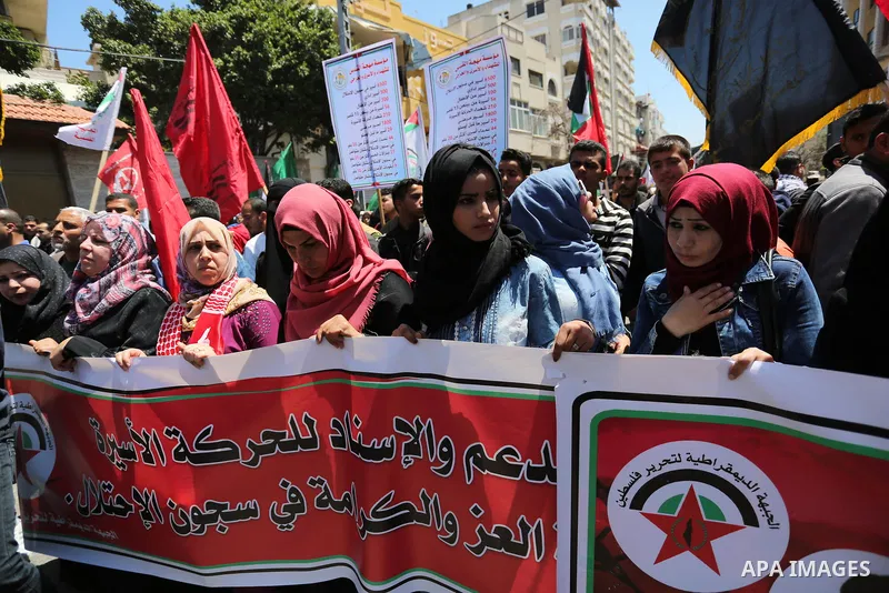 Protesters take part in a rally in support of Palestinian prisoners on hunger strike in Israeli jails marking Palestinian Prisoner Day, in Gaza City April 17, 2017. Hundreds of Palestinians in Israeli jails launched a hu...