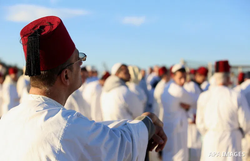 Members of the Samaritan sect take part in a traditional pilgrimage marking the holiday of Passover atop Mount Gerizim near the West Bank city of Nablus, on April 17, 2017. The Samaritans practice a religion that is base...