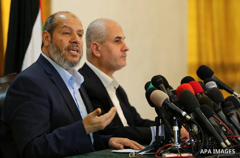 Senior Hamas leader Khalil al-Hayah speaks during a press conference, in Gaza city, on April 18, 2017. Photo by Ashraf Amra