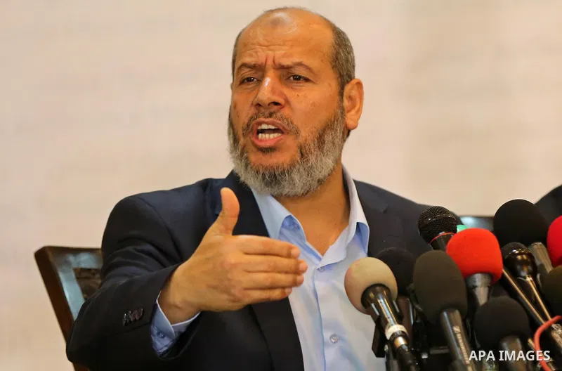 Senior Hamas leader Khalil al-Hayah speaks during a press conference, in Gaza city, on April 18, 2017. Photo by Ashraf Amra