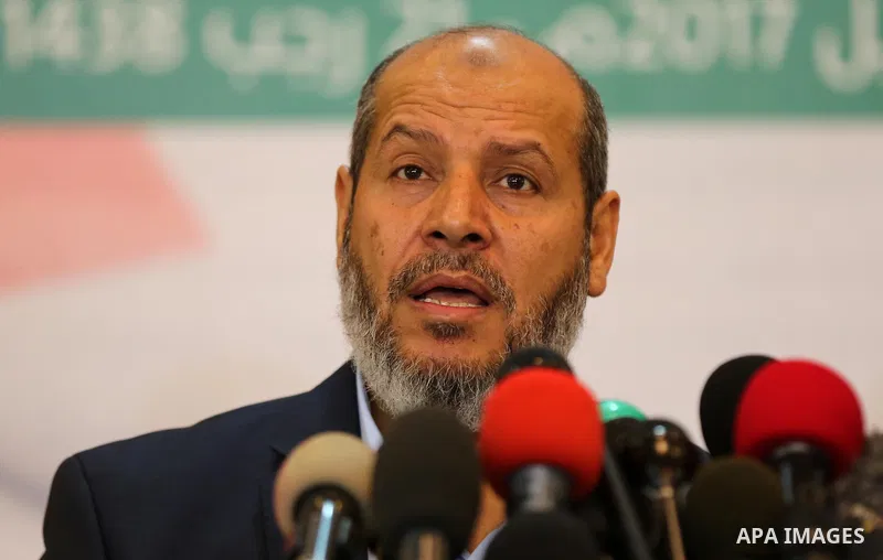 Senior Hamas leader Khalil al-Hayah speaks during a press conference, in Gaza city, on April 18, 2017. Photo by Ashraf Amra