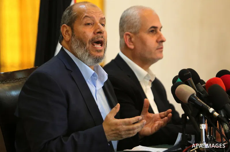 Senior Hamas leader Khalil al-Hayah speaks during a press conference, in Gaza city, on April 18, 2017. Photo by Ashraf Amra