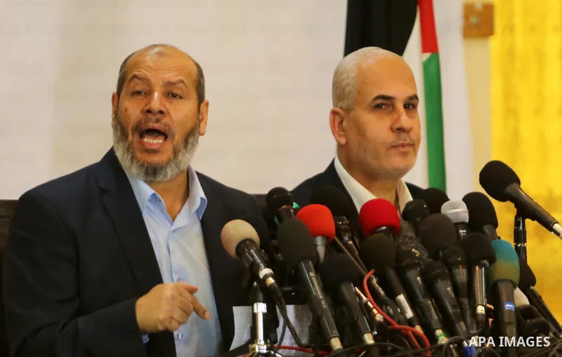 Senior Hamas leader Khalil al-Hayah speaks during a press conference, in Gaza city, on April 18, 2017. Photo by Ashraf Amra