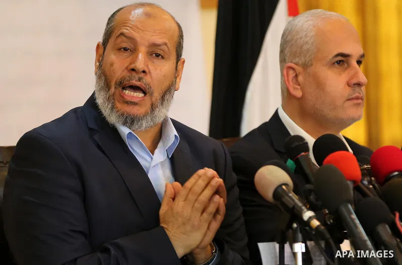 Senior Hamas leader Khalil al-Hayah speaks during a press conference, in Gaza city, on April 18, 2017. Photo by Ashraf Amra