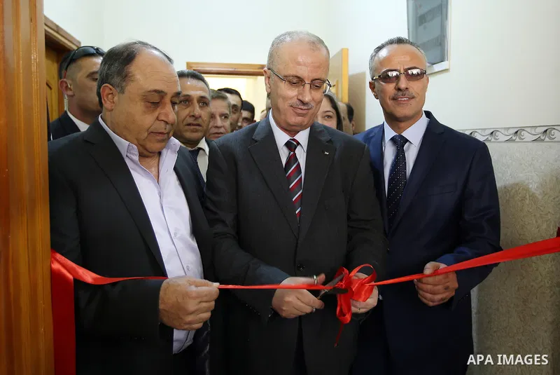 Palestinian Prime Minister, Rami Hamdallah, visits a solidarity tent with Palestinian prisoners held Israeli Jails in the West Bank city of Jenin on April 18, 2017. Photo by Prime Minister Office