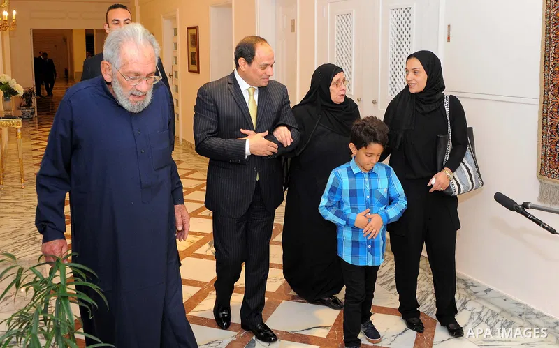 Egyptian President Abdel Fattah al-Sisi, meets with family of the martyr Ahmed Salah Eddin Malik, in Cairo, Egypt, on April 19, 2017. Photo by Egyptian President Office