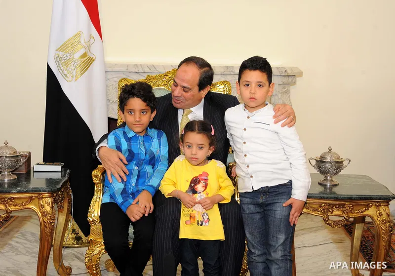 Egyptian President Abdel Fattah al-Sisi, meets with family of the martyr Ahmed Salah Eddin Malik, in Cairo, Egypt, on April 19, 2017. Photo by Egyptian President Office