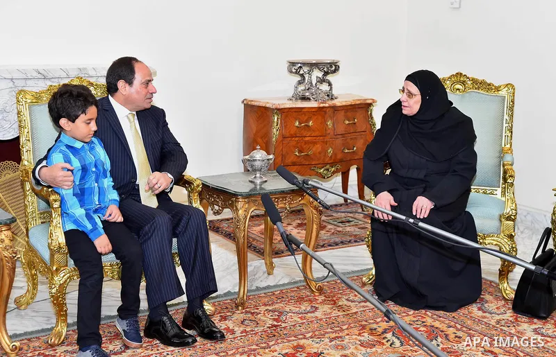 Egyptian President Abdel Fattah al-Sisi, meets with family of the martyr Ahmed Salah Eddin Malik, in Cairo, Egypt, on April 19, 2017. Photo by Egyptian President Office