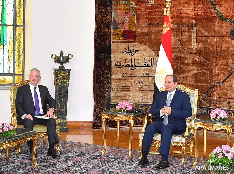 Egyptian President Abdel Fattah al-Sis welcomes US Defense Secretary James Mattis at the Ittihadiya presidential palace in Cairo on April 20, 2017. Photo by Egyptian President Office