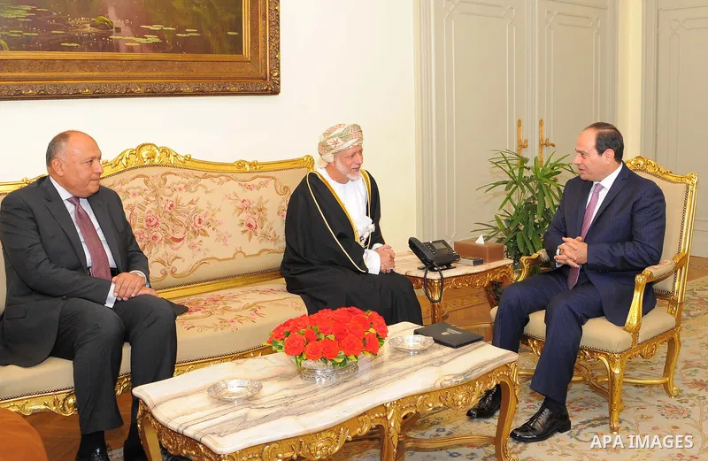 Egyptian President Abdel Fattah el-Sisi meets with Minister of Foreign Affairs of Oman Yousuf bin Alawi, in Cairo , Egypt, on April 22, 2017. Photo by Egyptian President Office