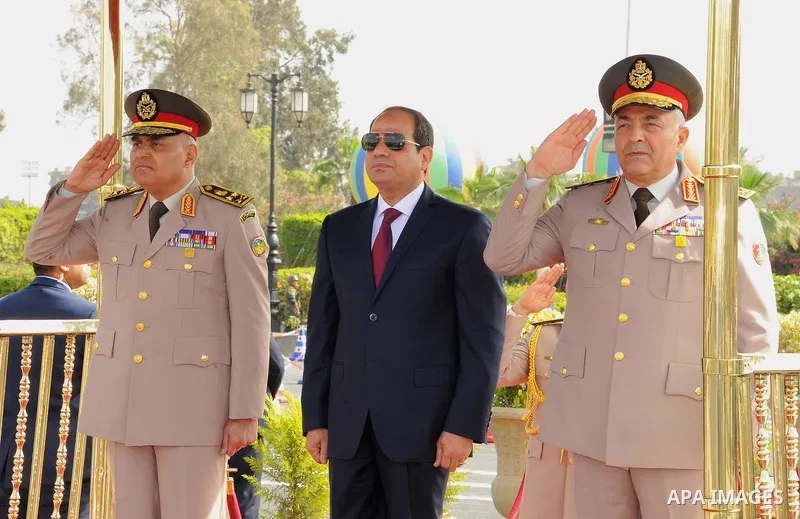 Egyptian President Abdel Fattah al-Sisi laying a wreath at the tomb of late Martyrs of the Armed Forces ,in Cairo, Egypt on 23 April 2017. Photo by Egyptian President Office