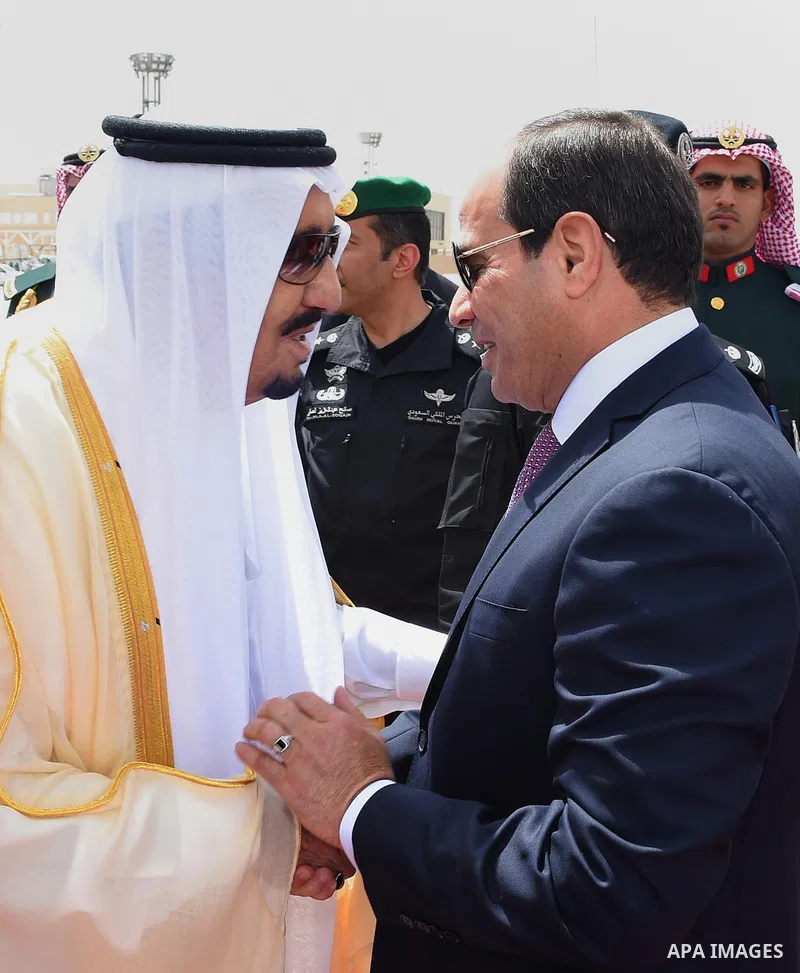 Saudi Arabia's King Salman bin Abdulaziz al-Saud receiving Egyptian President Abdel Fattah al-Sisi, upon the latter's arrival in the capital Riyadh on 23 April 2017. Photo by Egyptian President Office