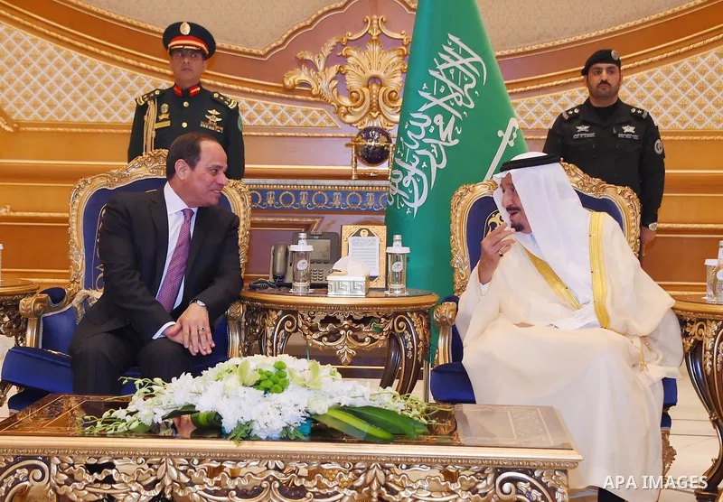 Saudi Arabia's King Salman bin Abdulaziz al-Saud meeting with Egyptian President Abdel Fattah al-Sisi in the capital Riyadh on 23 April 2017. Photo by Egyptian President Office