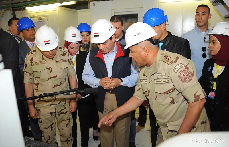 Egyptian President Abdel-Fattah el-Sisi visits the Suez Canal, in Ismailia, Egypt, on April 26, 2017. Photo by Egyptian President Office