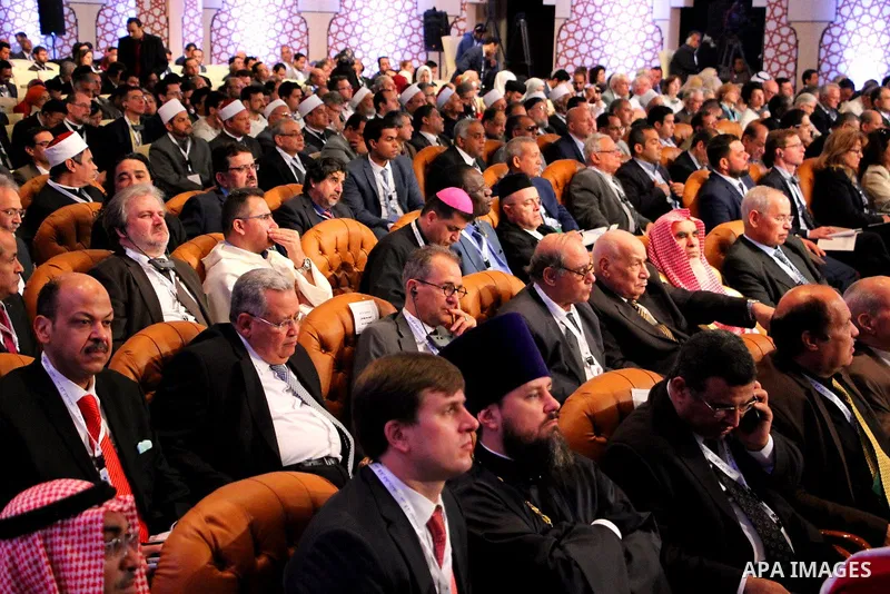 People attend the "Al-Azhar World Peace" conference organized by Al-Azhar in Cairo, Egypt on April 27, 2017. Photo by Stringer