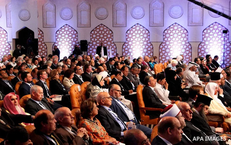 People attend the "Al-Azhar World Peace" conference organized by Al-Azhar in Cairo, Egypt on April 27, 2017. Photo by Stringer