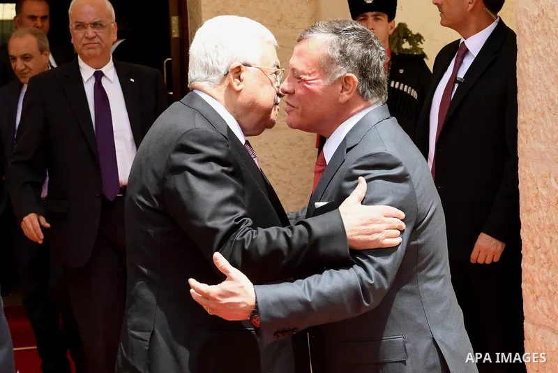 Palestinian President Mahmoud Abbas meets with Jordan's King Abdullah II in Amman, Jordan, on April 30, 2017. Photo by Osama Falah