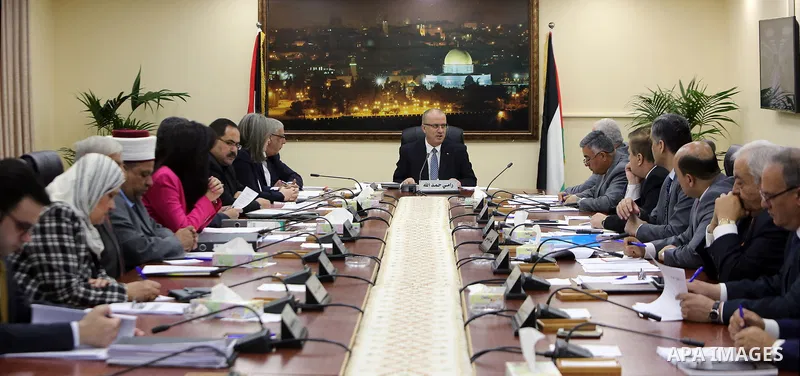 Palestinian Prime Minister Rami Hamdallah chairs a meeting of council of Ministers in the West Bank city of Ramallah on May 02, 2017. Photo by Prime Minister Office