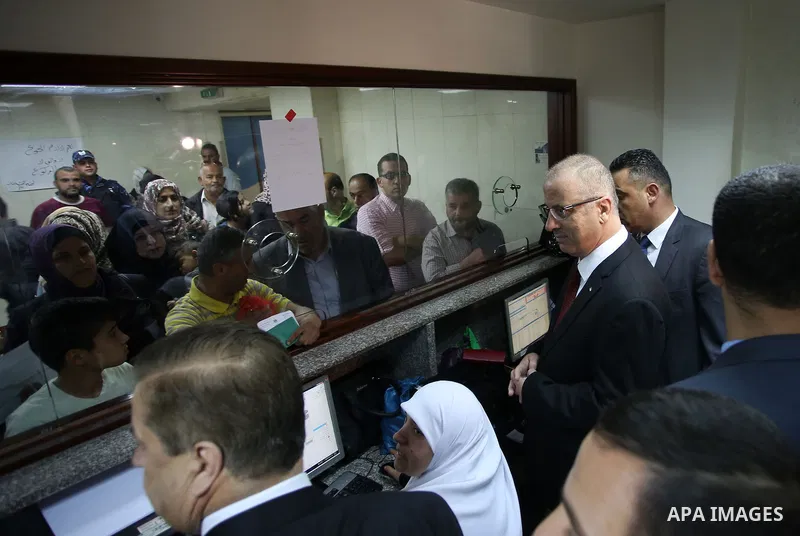 Palestinian Prime Minister Rami Hamdallah visits Rafidia Hospital, in the West bank city of Nablus on May 3, 2017. Photo by Prime Minister Office