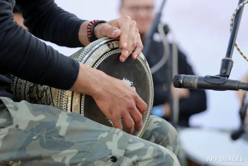 Musicians perform during a concert held in solidarity with Palestinian hunger-striking prisoners in Israeli jails, in Gaza City on May 4, 2017. Photo by Mohammed Asad