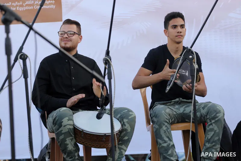 Musicians perform during a concert held in solidarity with Palestinian hunger-striking prisoners in Israeli jails, in Gaza City on May 4, 2017. Photo by Mohammed Asad