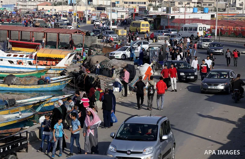 Palestinians enjoy their time off the beach of Gaza City on May 5, 2017. Photo by Mohammed Asad