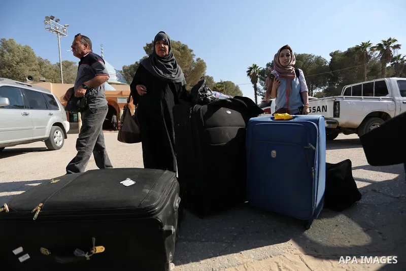 Palestinians arrival at Rafah crossing after it was opened by Egyptian authorities to allow stranded Palestinians to return to Gaza, in the southern Gaza Strip May 6, 2017. Photo by Ashraf Amra