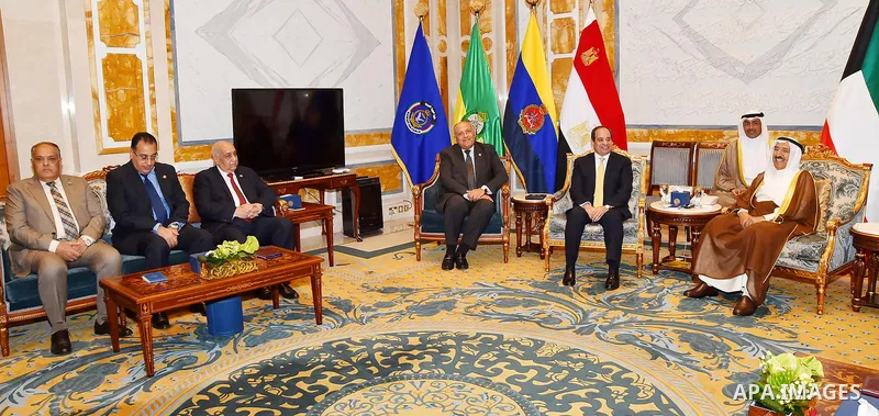 Emir of Kuwait Sheikh Sabah al-Ahmad al-Jaber al-Sabah receives Egyptian President Abdel Fattah al-Sisi in Kuwait City on May 07, 2017. Photo by Egyptian President Office