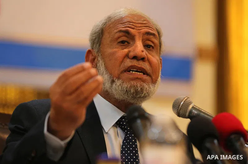 Senior Hamas leader Mahmoud al-Zahar, speaks during a meeting, in Gaza city, on May 10, 2017. Photo by Ashraf Amra