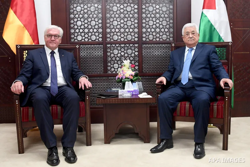 Palestinian President Mahmoud Abbas and German counterpart Frank-Walter Steinmeier give a joint press conference in the West Bank city of Ramallah on May 9, 2017. Photo by Osama Falah
