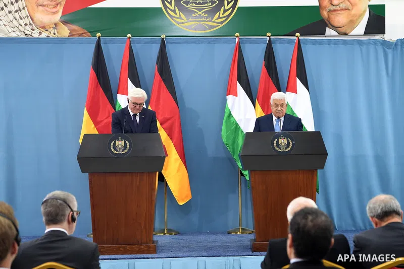 Palestinian President Mahmoud Abbas and German counterpart Frank-Walter Steinmeier give a joint press conference in the West Bank city of Ramallah on May 9, 2017. Photo by Osama Falah