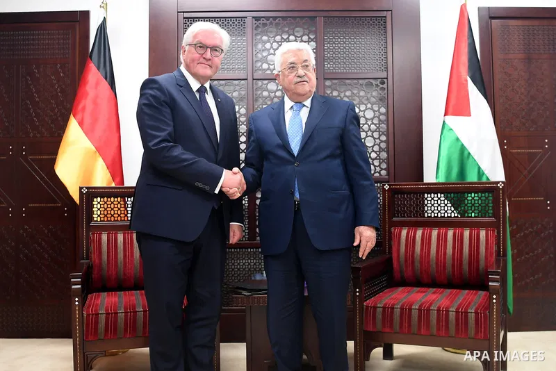 Palestinian President Mahmoud Abbas and German counterpart Frank-Walter Steinmeier give a joint press conference in the West Bank city of Ramallah on May 9, 2017. Photo by Osama Falah
