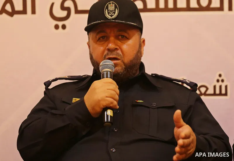Palestinian police chief in the Gaza Strip, Tayseer Al-Batsh speaks during a meeting, in Gaza City May 11, 2017. Photo by Ashraf Amra