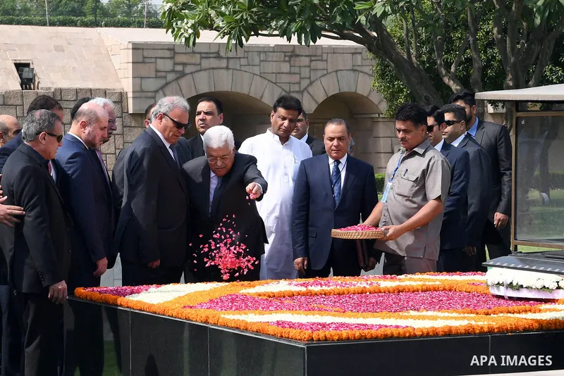 Palestinian President Mahmoud Abbas lays a wreath during a visit to Rajghat, memorial Mahatama Gandhi, in New Delhi, India, May 16, 2017. Palestinian President Mahmoud Abbas is on a four-day state visit to India until Ma...