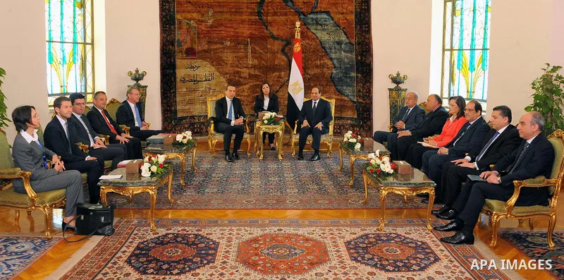 Egyptian President Abdel Fattah al-Sisi meets with Austrian Chancellor Christian Kern, in Cairo, Egypt, on May 24, 2017. Photo by Egyptian President Office