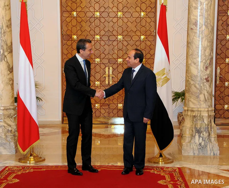 Egyptian President Abdel Fattah al-Sisi shakes hands with Austrian Chancellor Christian Kern, in Cairo, Egypt, on May 24, 2017. Photo by Egyptian President Office