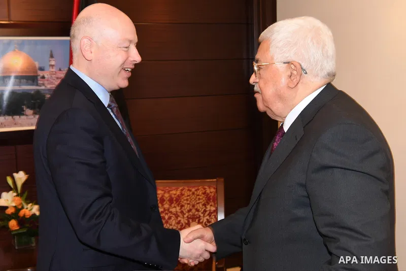 Palestinian President Mahmoud Abbas (Abu Mazen) meets with US President Donald J. Trump's envoy to the Middle East, Jason Greenblatt, in the West Bank city of Ramallah, on May 25, 2017. Photo by Osama Falah