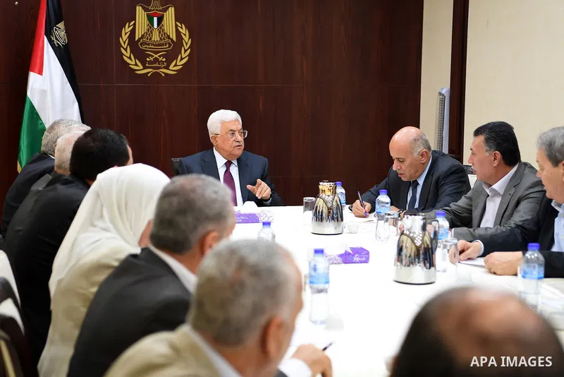 Palestinian President Mahmoud Abbas (Abu Mazen) chairs a meeting of the Central Committee, in the West Bank city of Ramallah, on May 25, 2017. Photo by Osama Falah