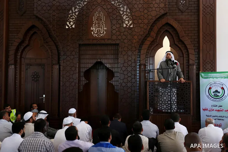 Senior Hamas leader Khalil al-Hayah speaks during the opening of the mosque of Mazen Faqha, in Zawayda in the central Gaza Strip on May 26, 2017. Photo by Ashraf Amra