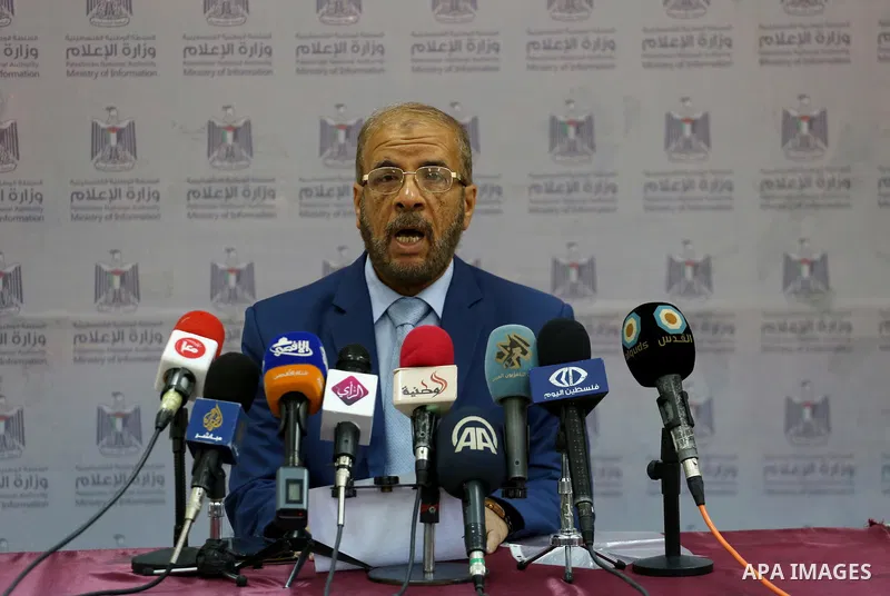 Deputy head of the Gaza power authority, Fathi Sheikh Khalil, speaks during a press conference in Gaza city on May 28, 2017. Photo by Mohammed Asad