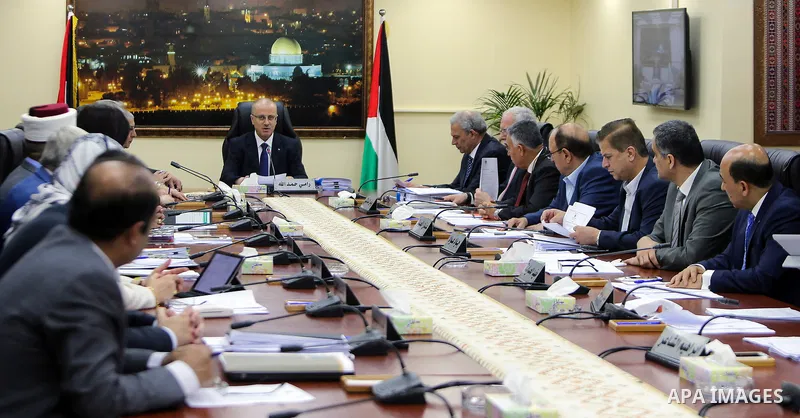 Palestinian Prime Minister Rami Hamdallah chairs a meeting of council of Ministers in the West Bank city of Ramallah, on May 30, 2017. Photo by Prime Minister Office