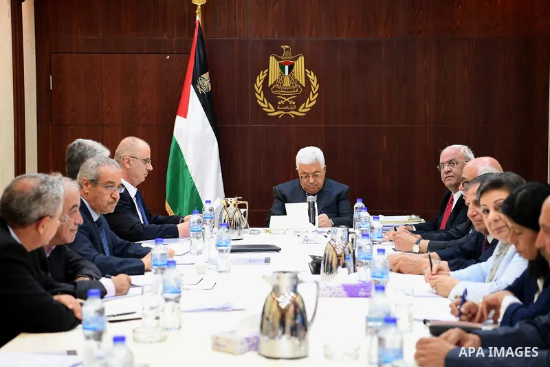 Palestinian President Mahmoud Abbas chairs a meeting of Executive Committee of the Palestine Liberation Organization (PLO) in the West Bank city of Ramallah on May 30, 2017. Photo by Osama Falah