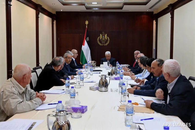 Palestinian President Mahmoud Abbas chairs a meeting of Executive Committee of the Palestine Liberation Organization (PLO) in the West Bank city of Ramallah on May 30, 2017. Photo by Osama Falah