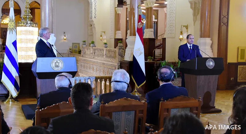 Egyptian President Abdel Fattah al-Sisi and Uruguay's President Tabare Vazquez hold a joint press conference in Cairo, Egypt, on May 31, 2017. Photo by Egyptian President Office