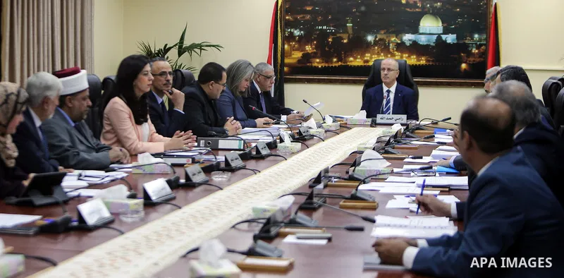 Palestinian Prime Minister Rami Hamdallah chairs a meeting of council of Ministers in the West Bank city of Ramallah, on June 06, 2017. Photo by Prime Minister Office
