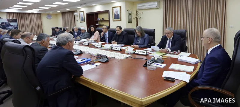 Palestinian Prime Minister Rami Hamdallah chairs a meeting of council of Ministers in the West Bank city of Ramallah, on June 06, 2017. Photo by Prime Minister Office