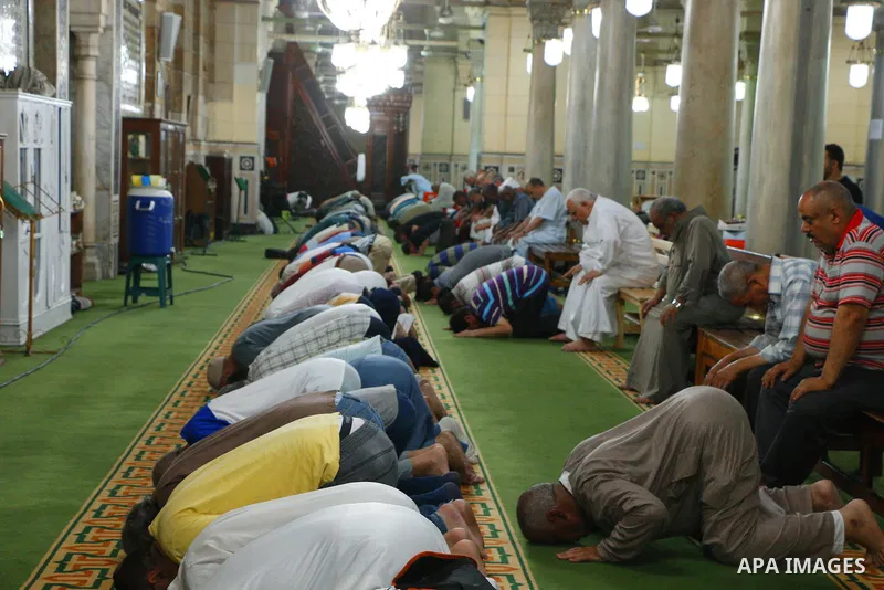 Egyptian worshipers perform take part in an evening prayer "Taraweeh", at the Sayeda al-Zeinab mosque, in Cairo on June 7, 2017. Ramadan is sacred to Muslims because it is during that month that tradition says the Koran...