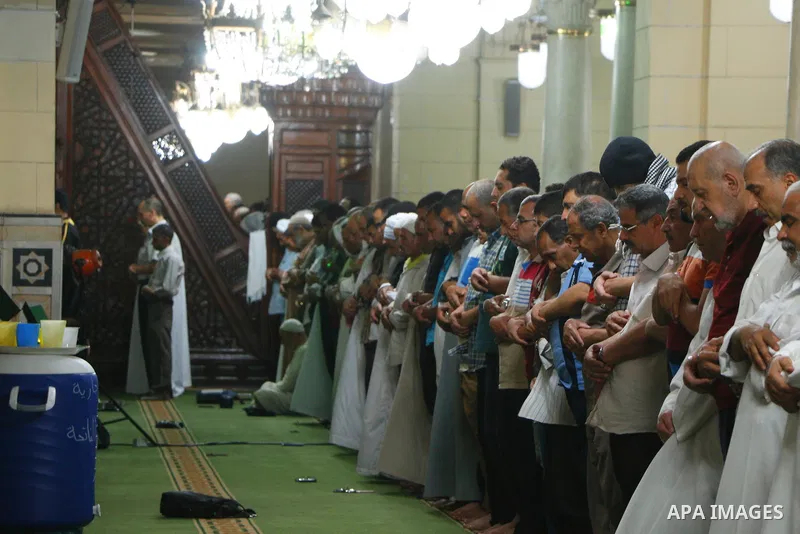 Egyptian worshipers perform take part in an evening prayer "Taraweeh", at the Sayeda al-Zeinab mosque, in Cairo on June 7, 2017. Ramadan is sacred to Muslims because it is during that month that tradition says the Koran...